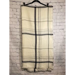 Old Navy Flannel Scarf One Size Off White with Black and Grey Plaid